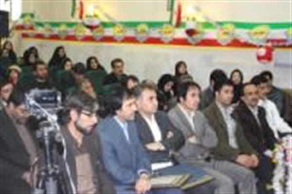 برپایی جشن بزرگ انقلاب در مرکز آموزشی درمانی امام خمینی (ره) کرمانشاه