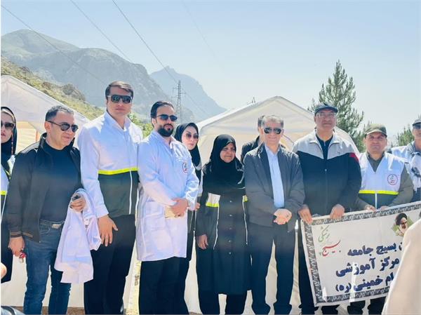 به مناسبت آغاز هفته سلامت، اعضای کانون بسیج جامعه پزشکی بیمارستان امام خمینی (ره) در همایش پرشور «پیاده‌روی خانوادگی» در کرمانشاه حضور یافتند.