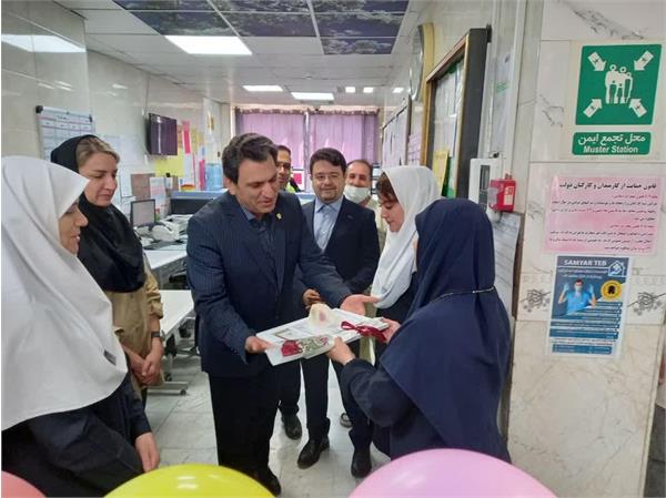 گرامیداشت میلاد باسعادت حضرت زینب(س) و روز پرستار در بیمارستان امام خمینی(ره) کرمانشاه