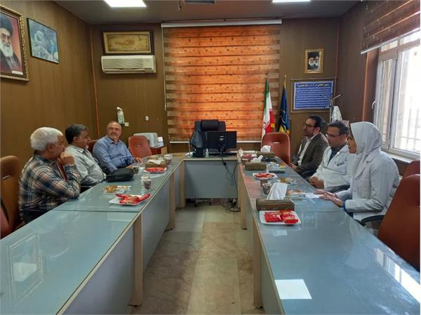 بازدید مشاور رئیس دانشگاه در امور بیماری های خاص و صعب العلاج از بخش دیالیز بیمارستان امام خمینی (ره) کرمانشاه