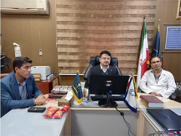 تقدیر مدیریت مرکز از متخبین و بانوان نمونه مرکز  آموزشی ، درمانی امام خمینی(ره)