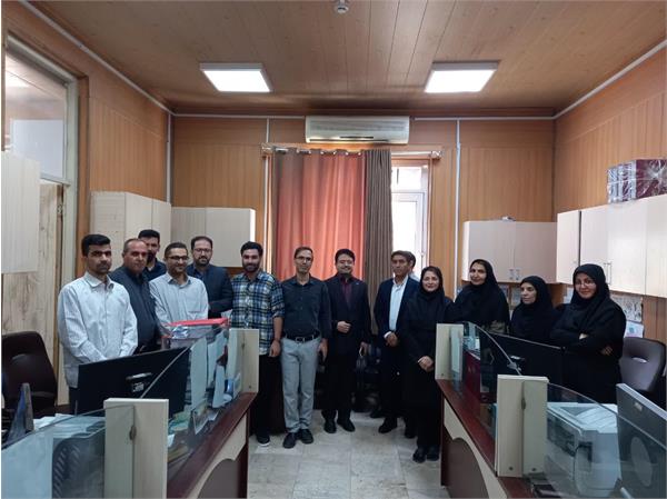حضور مدیریت مرکز در جمع کارکنان و داروسازان به مناسبت روز کارمند و داروساز