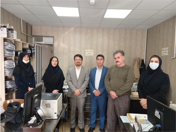 تقدیر از کارشناسان بیمه به مناسبت روز جهانی بیمه در بیمارستان امام خمینی(ره) کرمانشاه